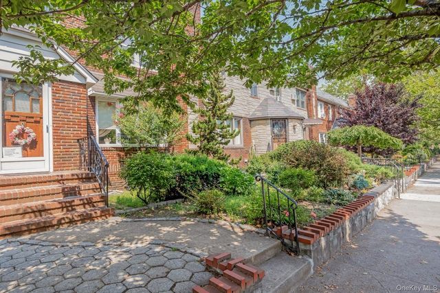 65-30 78th Street, Middle Village, NY 11379