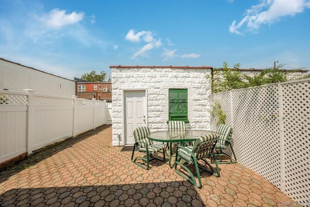 65-30 78th Street, Middle Village, NY 11379