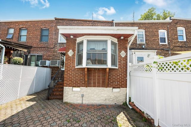 65-30 78th Street, Middle Village, NY 11379