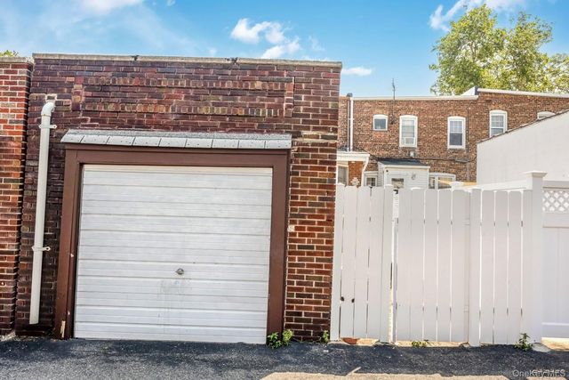 65-30 78th Street, Middle Village, NY 11379