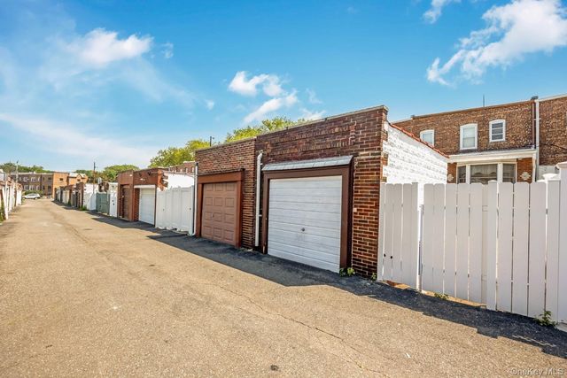 65-30 78th Street, Middle Village, NY 11379