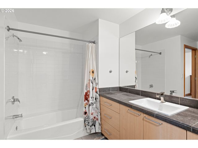 1030 Nw JOHNSON St 523, Portland, OR 97209