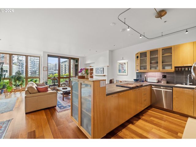 1030 Nw JOHNSON St 523, Portland, OR 97209