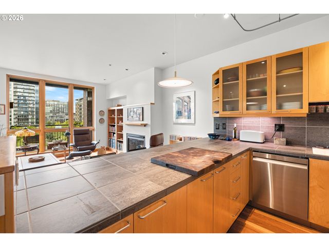 1030 Nw JOHNSON St 523, Portland, OR 97209