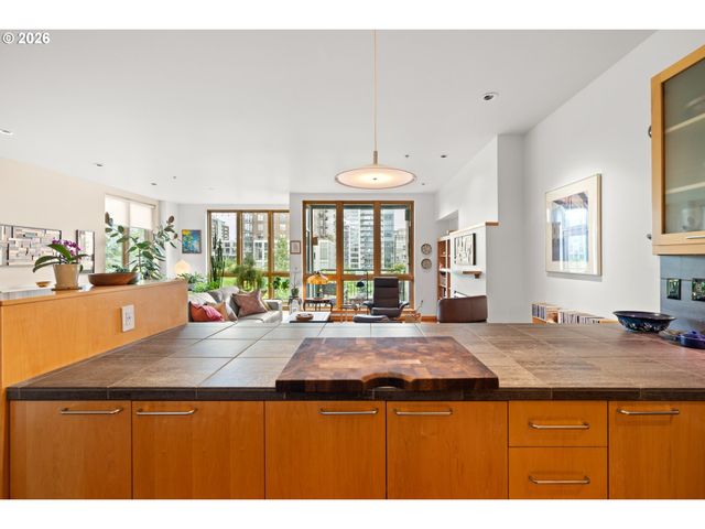 1030 Nw JOHNSON St 523, Portland, OR 97209