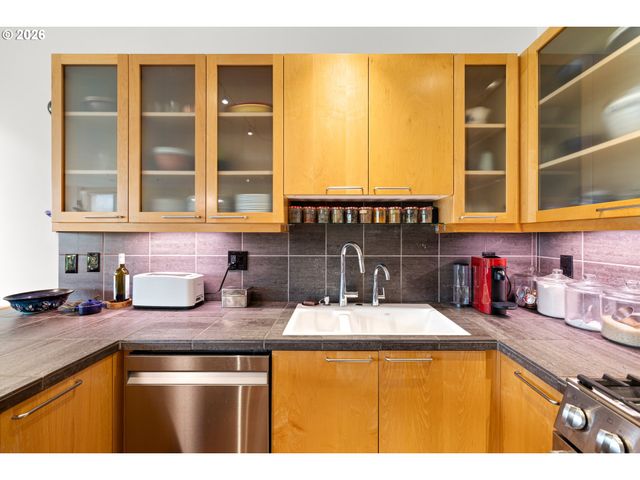 1030 Nw JOHNSON St 523, Portland, OR 97209