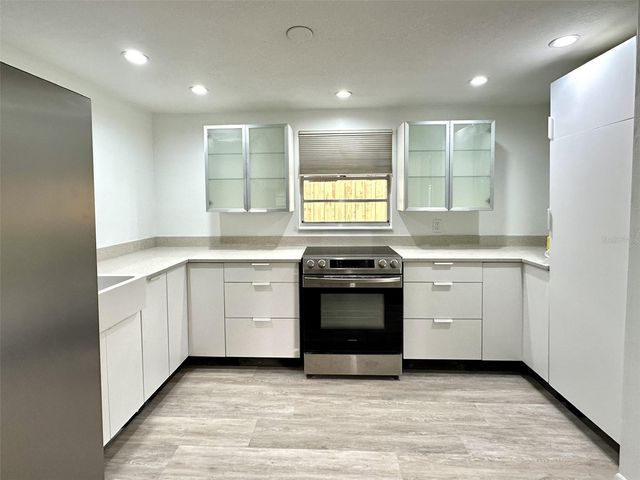 502 E KNOLLWOOD STREET, Tampa, FL 33604