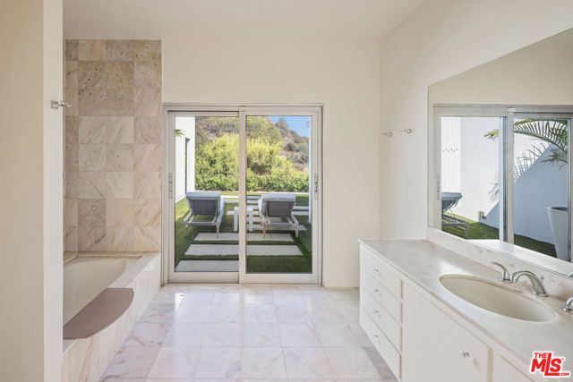 340 Trousdale Place, Beverly Hills, CA 90210