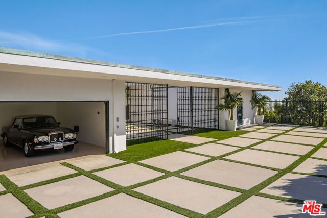 340 Trousdale Place, Beverly Hills, CA 90210