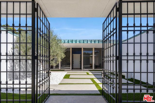 340 Trousdale Place, Beverly Hills, CA 90210