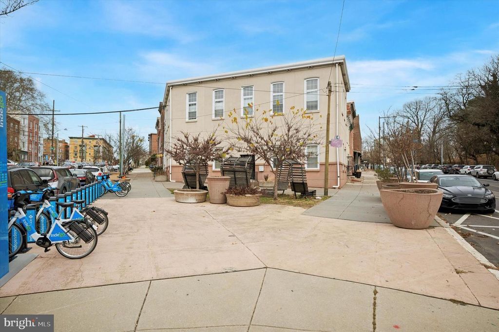 4147 WOODLAND AVE, Philadelphia, PA 19104