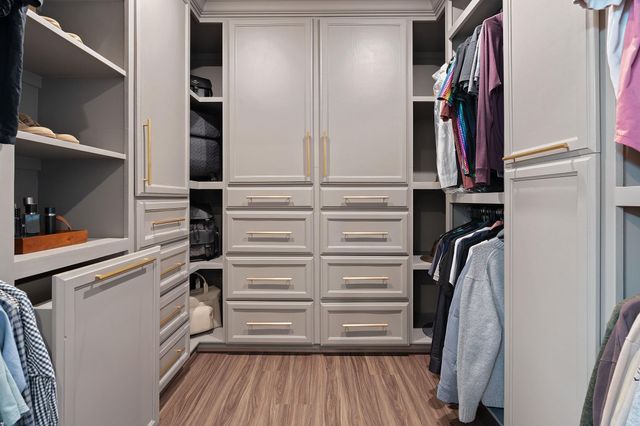 7120 Silver Star LN, Austin, TX 78744