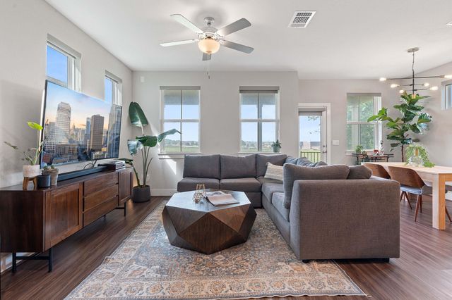 7120 Silver Star LN, Austin, TX 78744