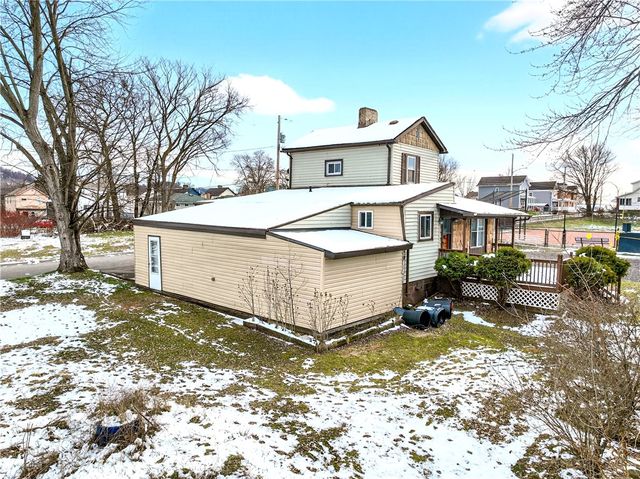 560 Connecticut, Rochester Twp, PA 15074