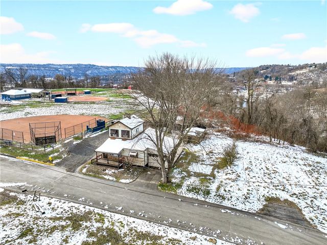 560 Connecticut, Rochester Twp, PA 15074