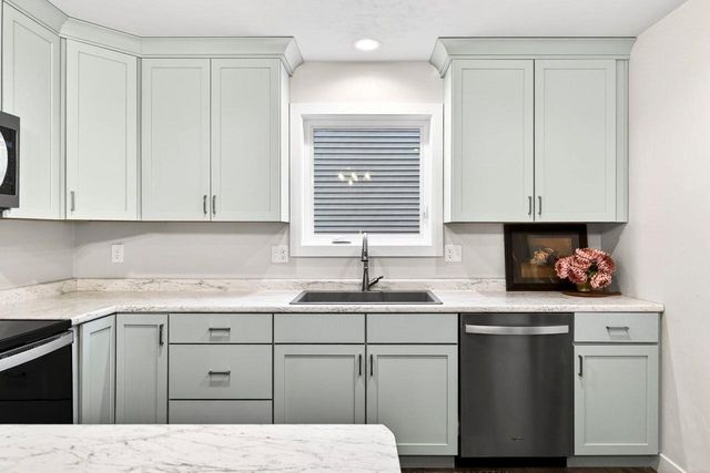 31 ASH GROVE PLACE, Kaukauna, WI 54130