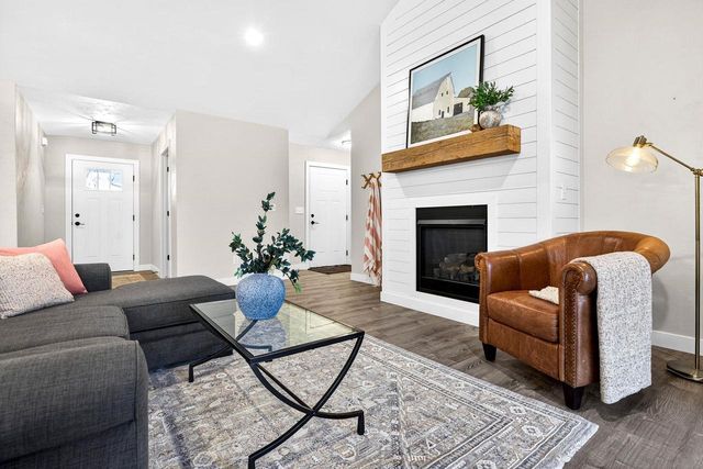 31 ASH GROVE PLACE, Kaukauna, WI 54130