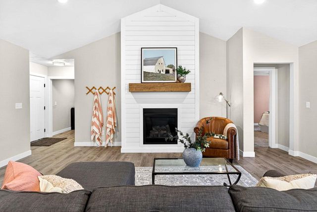 31 ASH GROVE PLACE, Kaukauna, WI 54130