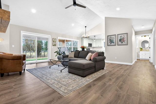 31 ASH GROVE PLACE, Kaukauna, WI 54130