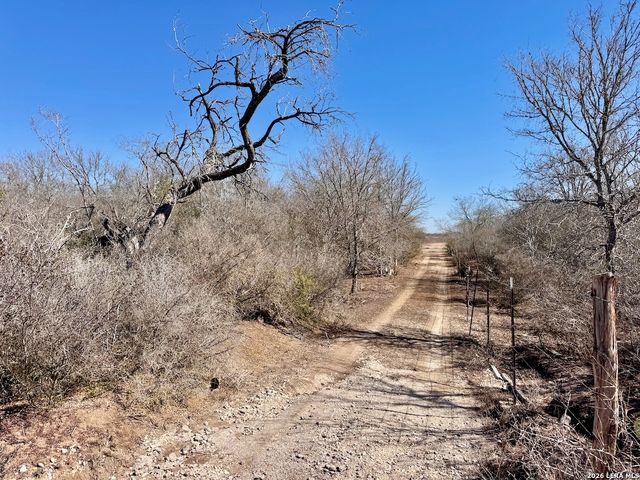 28.47 Cr 339, Jourdanton, TX 78026