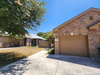 210 ANNE LOUISE DR, New Braunfels, TX 78130