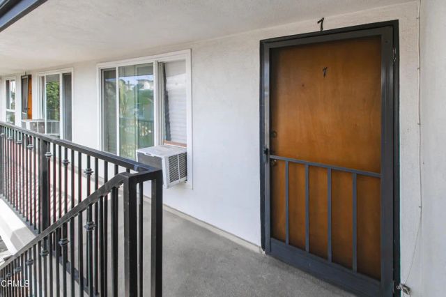 1736 Normandie Avenue 7, Los Angeles, CA 90027