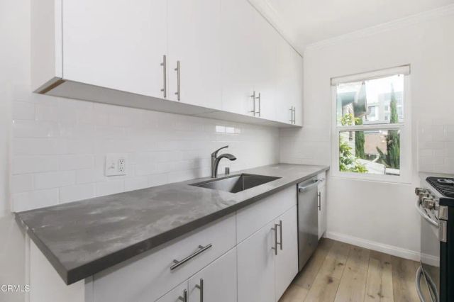 1736 Normandie Avenue 7, Los Angeles, CA 90027