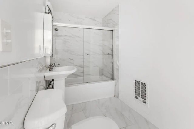 1736 Normandie Avenue 7, Los Angeles, CA 90027