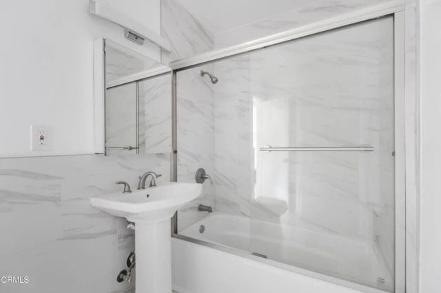 1736 Normandie Avenue 7, Los Angeles, CA 90027