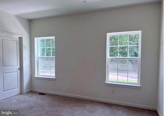 370 HIDDEN DR, Blackwood, NJ 08012