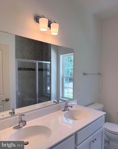 370 HIDDEN DR, Blackwood, NJ 08012
