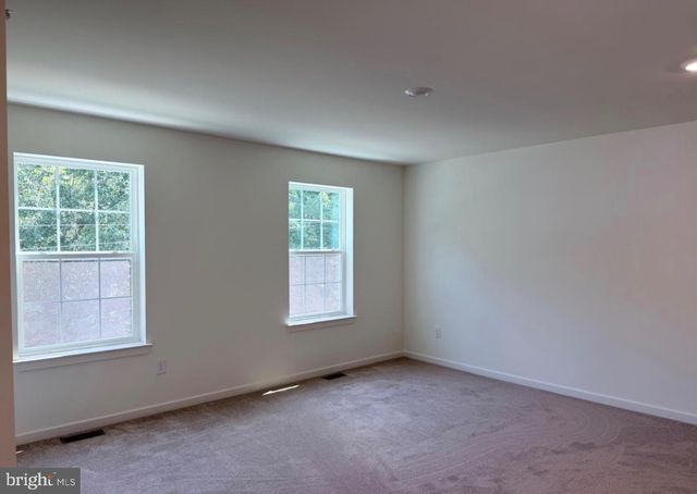 370 HIDDEN DR, Blackwood, NJ 08012