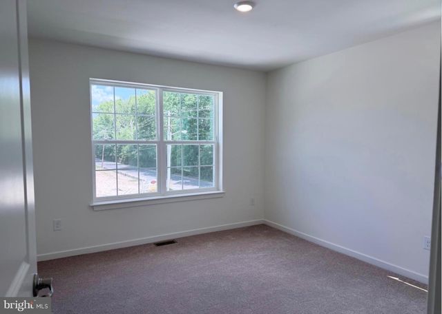370 HIDDEN DR, Blackwood, NJ 08012