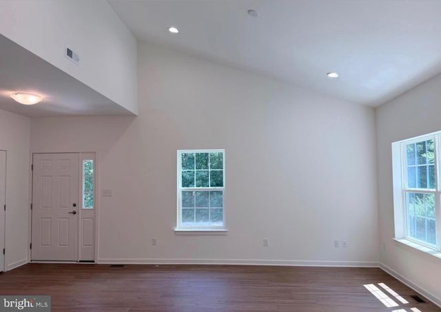 370 HIDDEN DR, Blackwood, NJ 08012