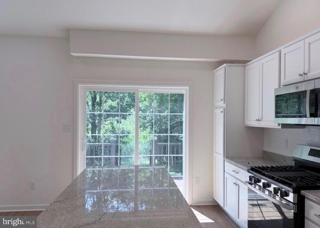 370 HIDDEN DR, Blackwood, NJ 08012