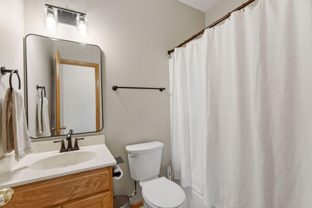 3941 94th Avenue N, Brooklyn Park, MN 55443