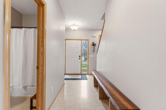 3941 94th Avenue N, Brooklyn Park, MN 55443