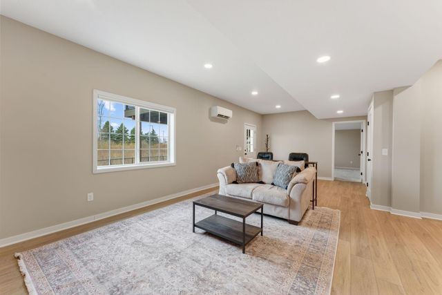 3941 94th Avenue N, Brooklyn Park, MN 55443