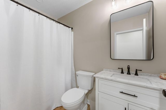 3941 94th Avenue N, Brooklyn Park, MN 55443