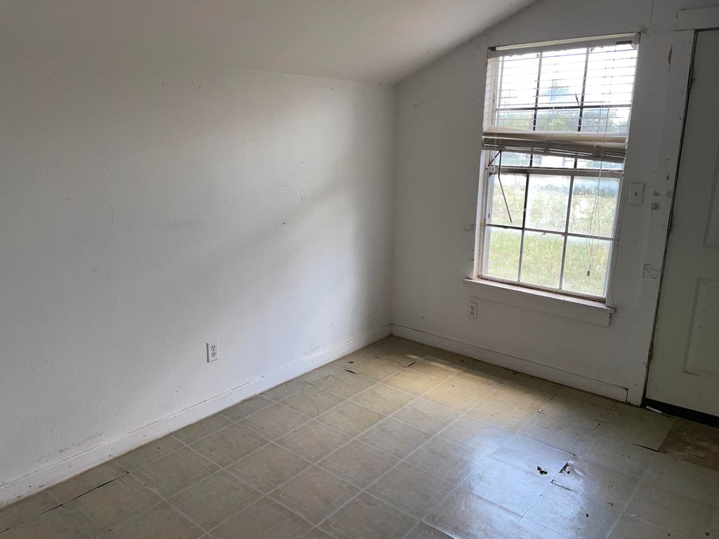 Image 3 of property listing at 705 Veck Street, San Angelo, TX 76903