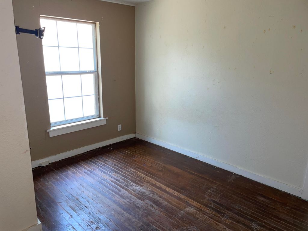 Image 6 of property listing at 705 Veck Street, San Angelo, TX 76903