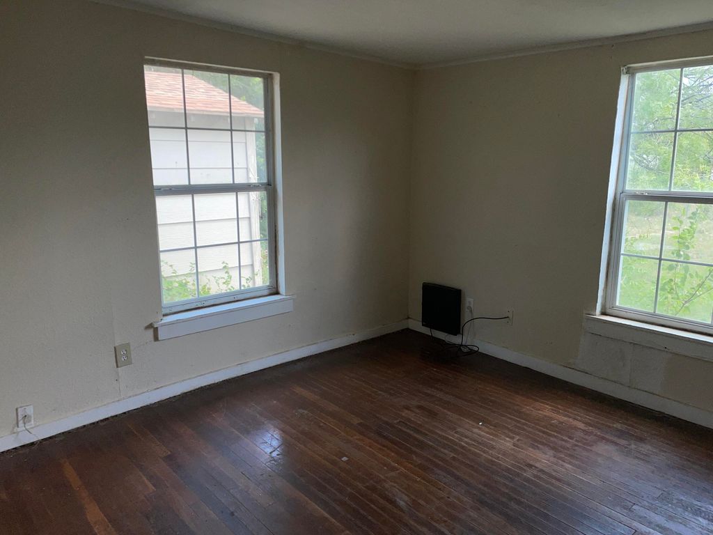 Image 7 of property listing at 705 Veck Street, San Angelo, TX 76903