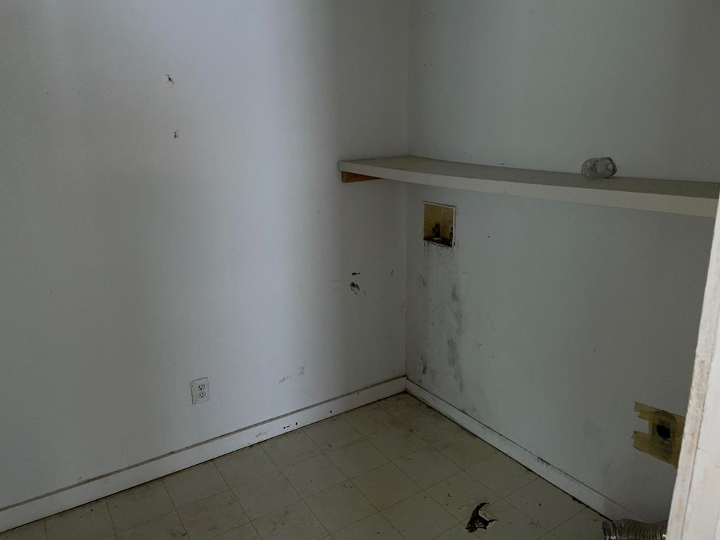 Image 8 of property listing at 705 Veck Street, San Angelo, TX 76903