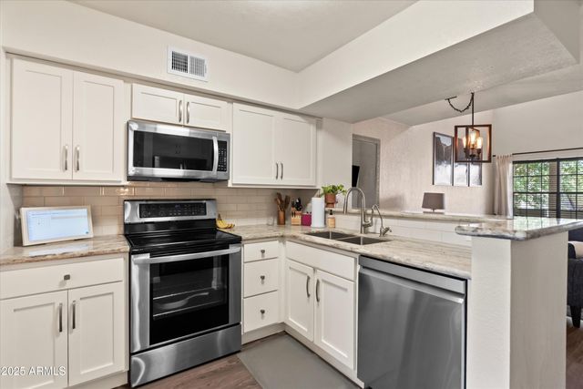 2333 E SOUTHERN Avenue 2067, Tempe, AZ 85282