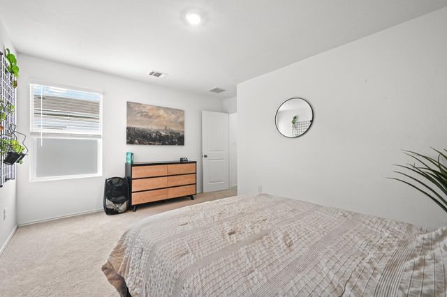 52 Trinity CIR, Lockhart, TX 78644