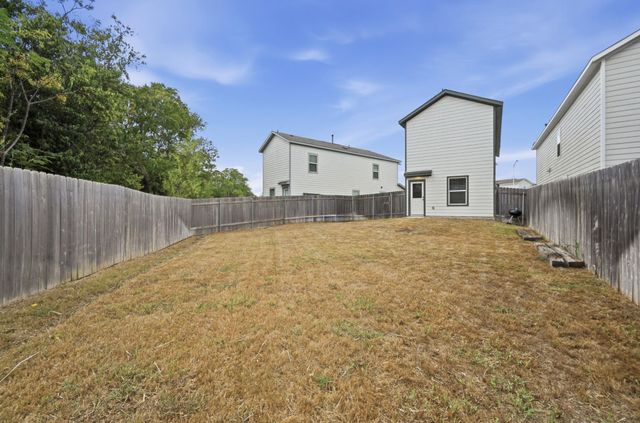 52 Trinity CIR, Lockhart, TX 78644