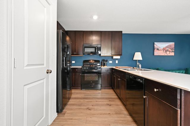 52 Trinity CIR, Lockhart, TX 78644