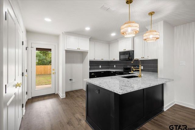 917 Crosby St., Tyler, TX 75701