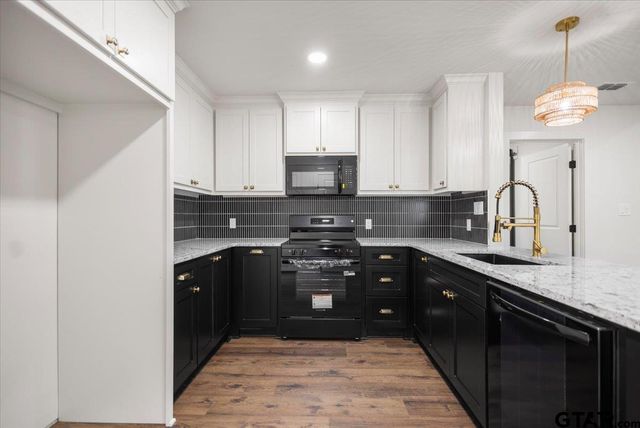 917 Crosby St., Tyler, TX 75701
