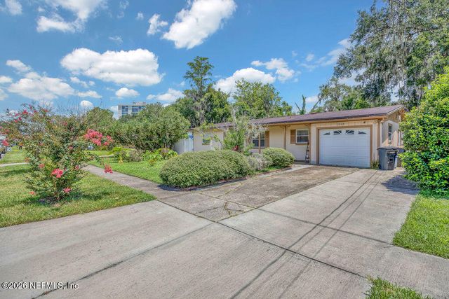 2859 LORAN Drive W, Jacksonville, FL 32216